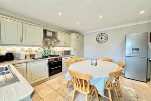 Kitchen Diner- click for photo gallery